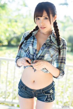 美女把尿口扒开灌牛奶